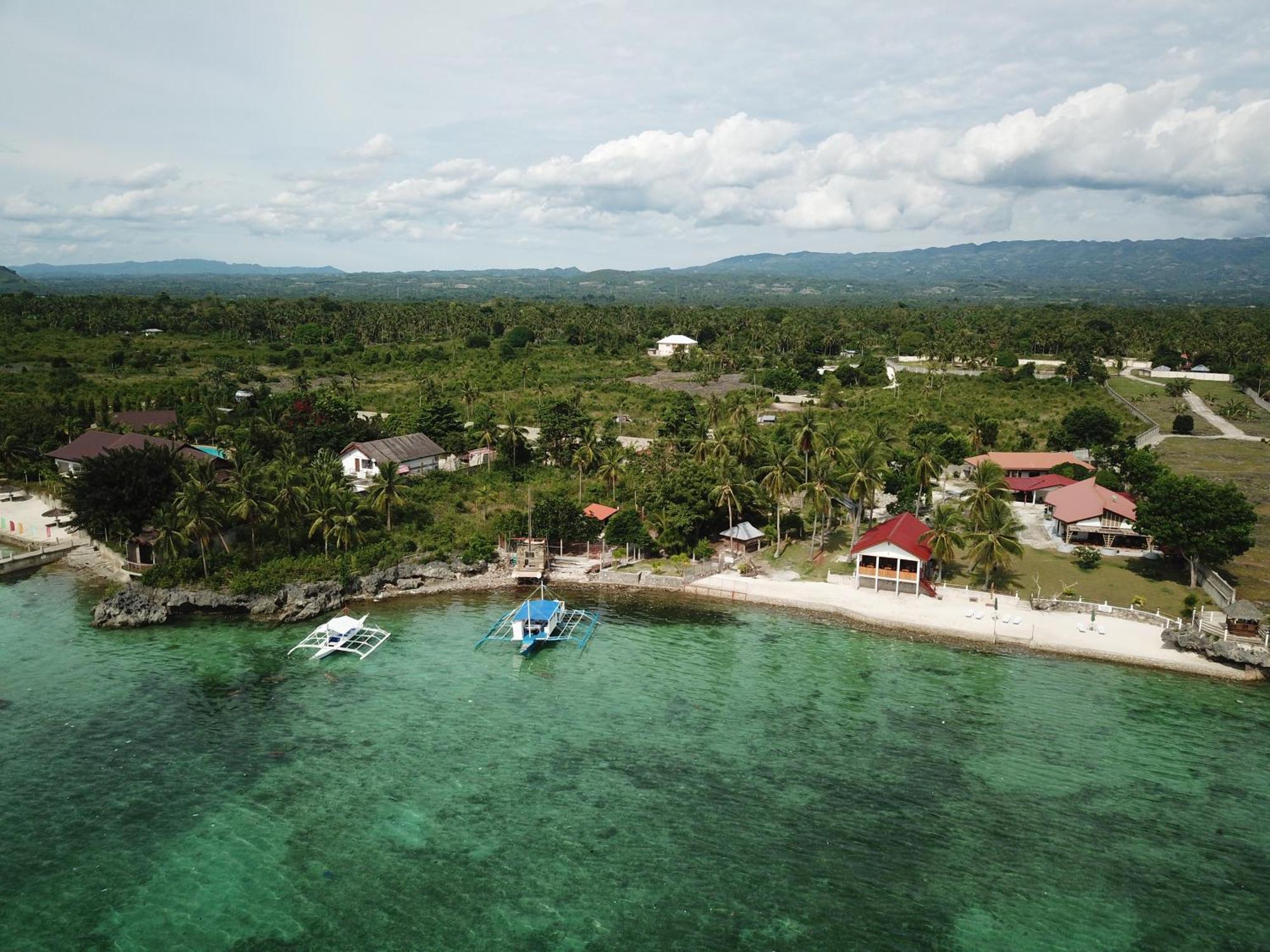 Tauig Beach Resort Moalboal Bagian luar foto