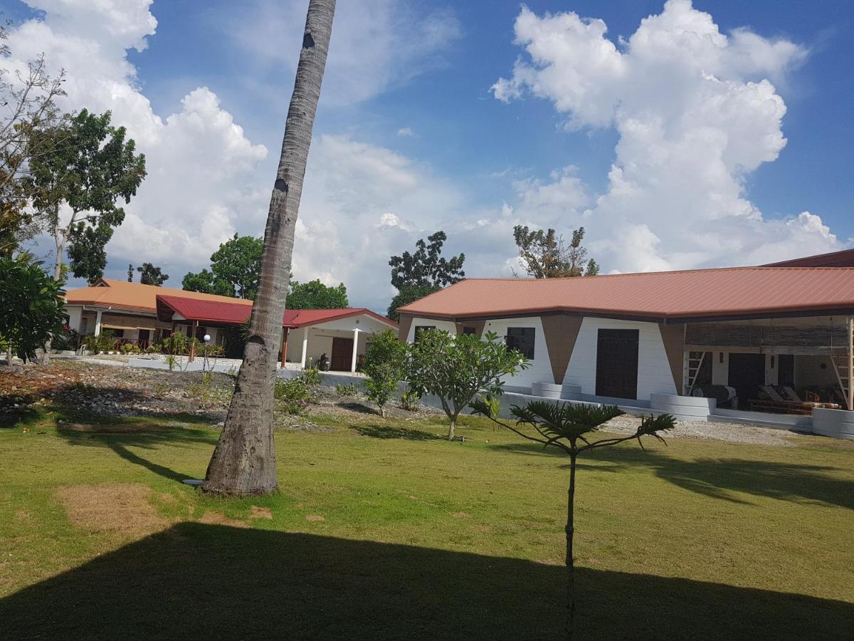 Tauig Beach Resort Moalboal Bagian luar foto