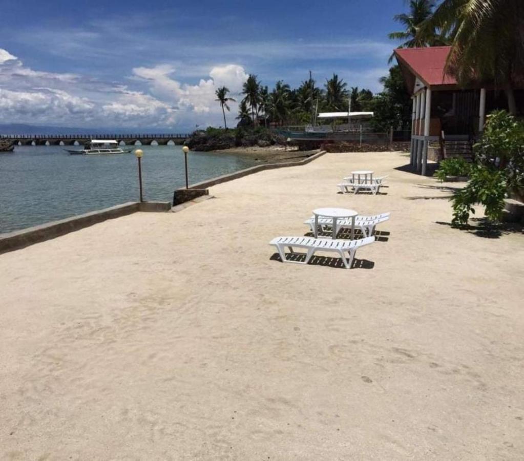 Tauig Beach Resort Moalboal Bagian luar foto