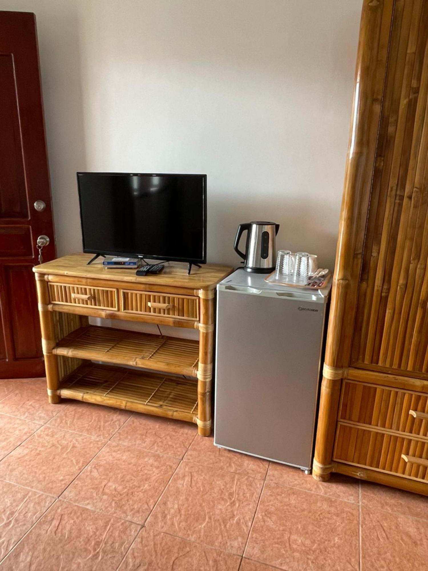 Tauig Beach Resort Moalboal Bagian luar foto