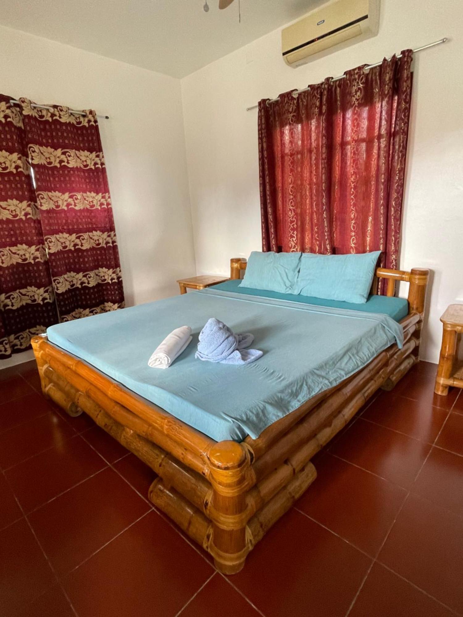 Tauig Beach Resort Moalboal Bagian luar foto