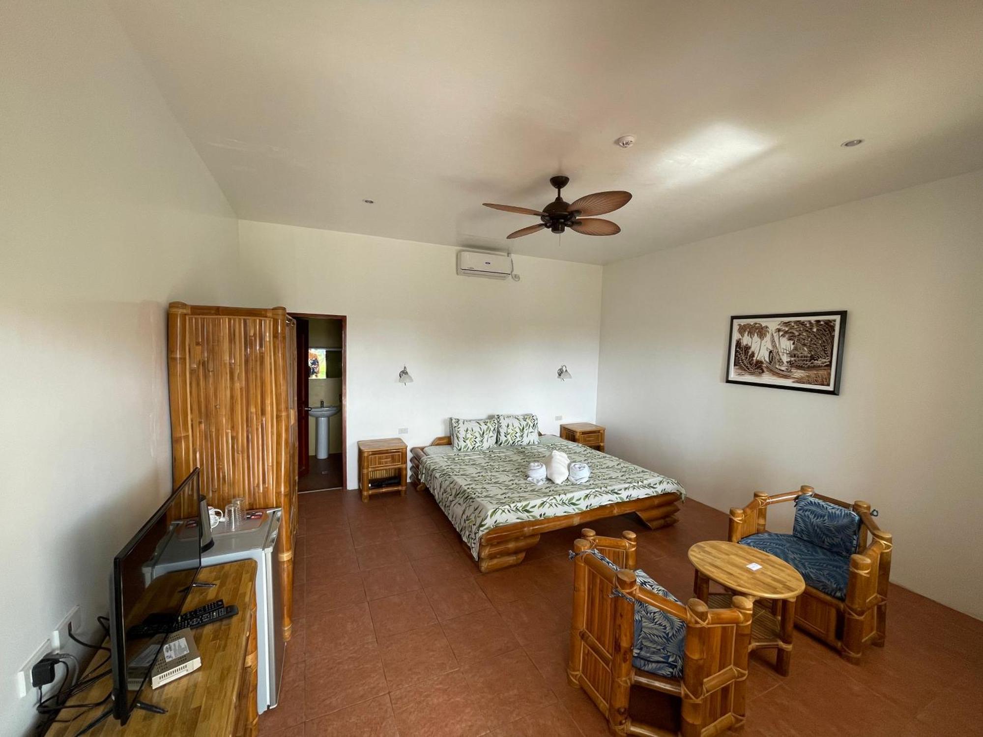 Tauig Beach Resort Moalboal Bagian luar foto