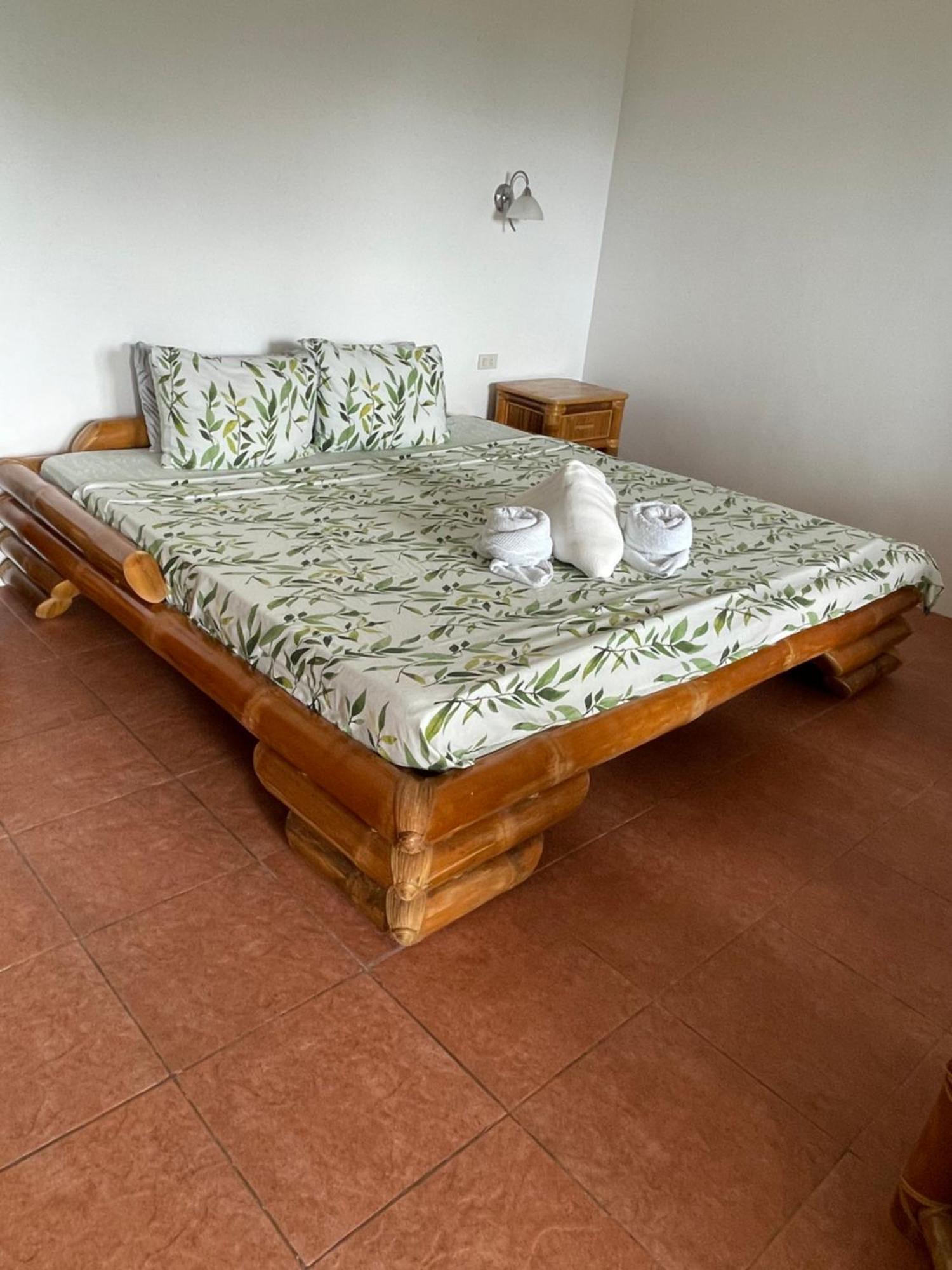Tauig Beach Resort Moalboal Bagian luar foto
